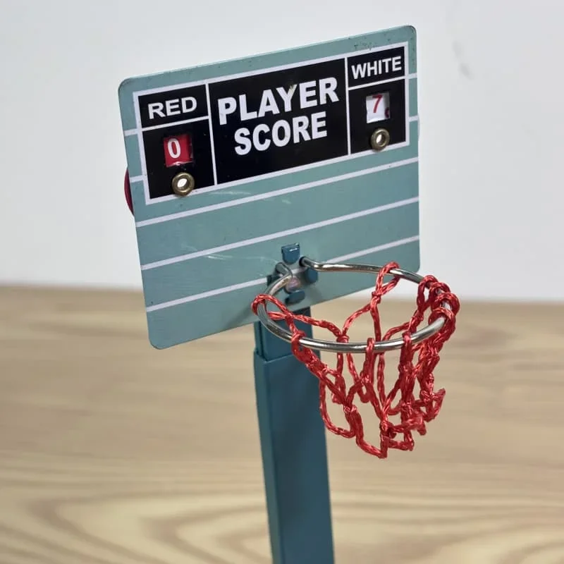 [Spaß] Erwachsene Sammlung Retro Aufziehspielzeug Metalldose Basketballspieler Schießen Basketballständer Uhrwerk Spielzeugfiguren Modell Geschenk