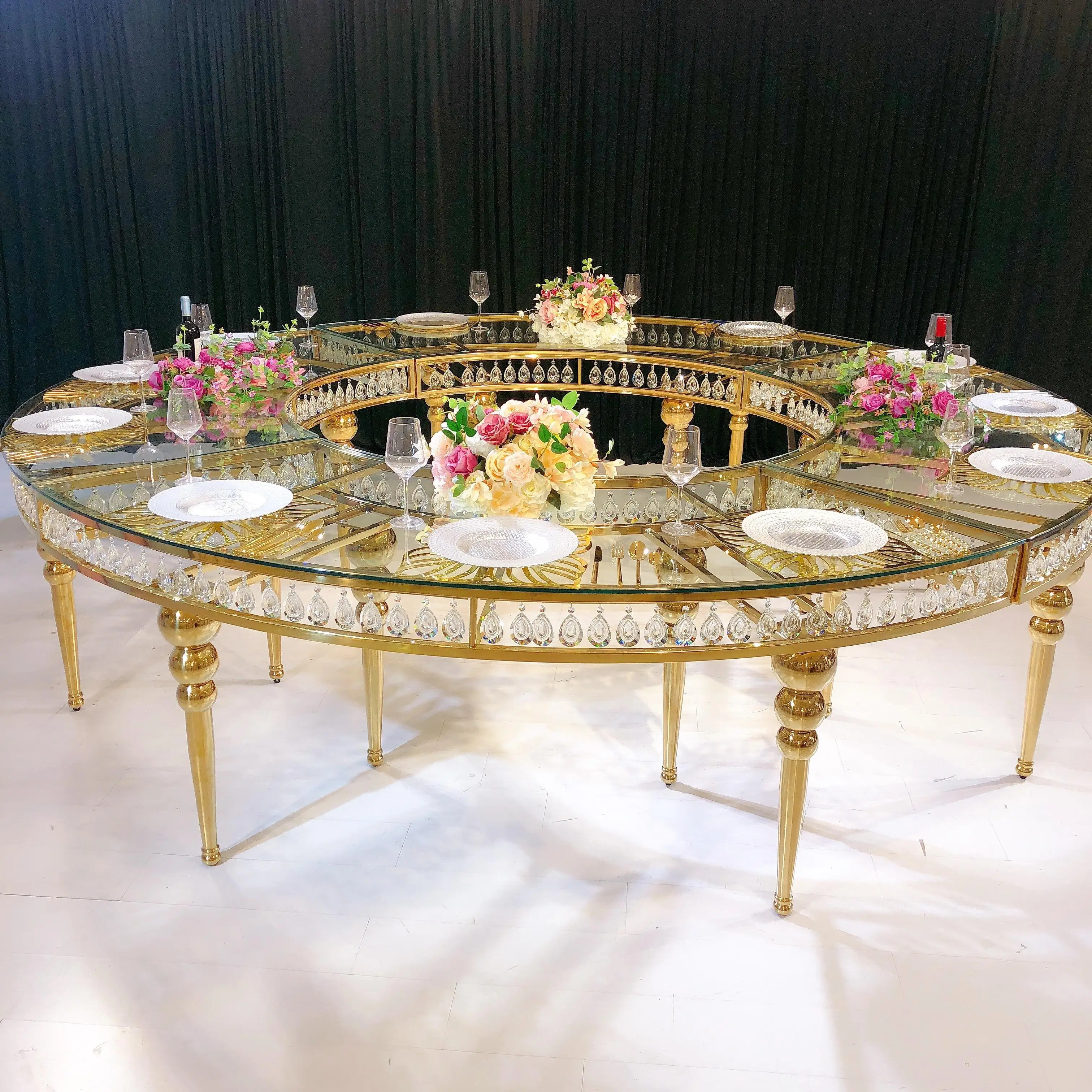 Modern S-Shaped or Half Moon Wedding Table Transparent Serpentine Metal Dining Table for Outdoor Use