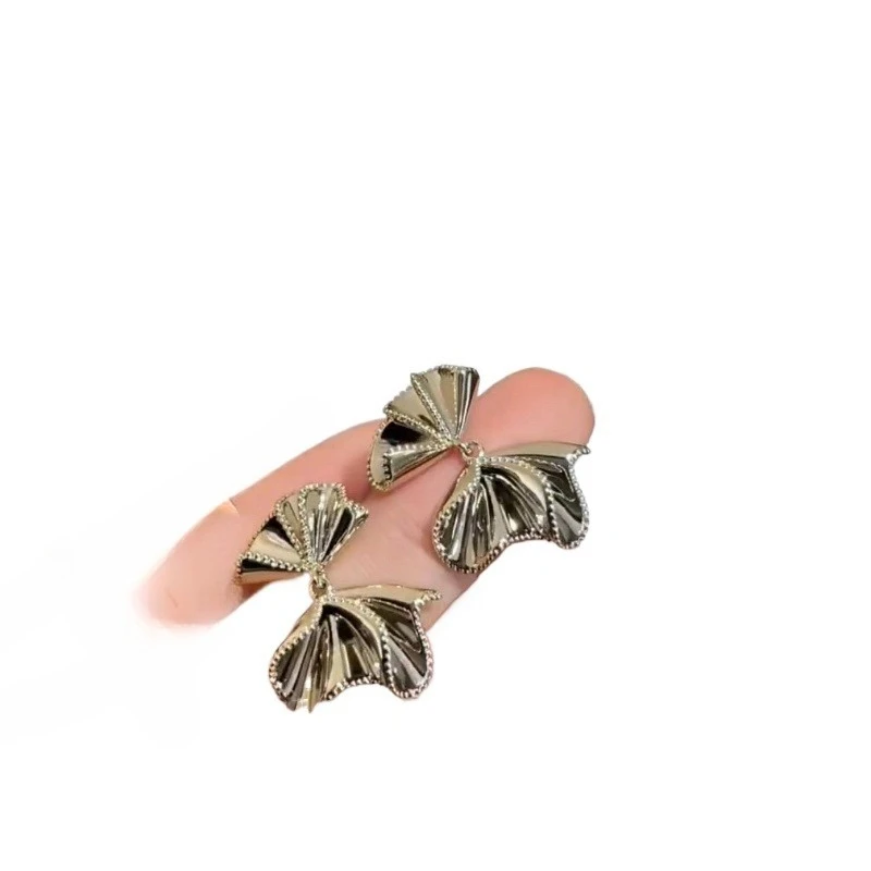 Pleated bow earrings, women's light luxury, high-end temperament, versatile, stud earrings, fashionable Korean earrings