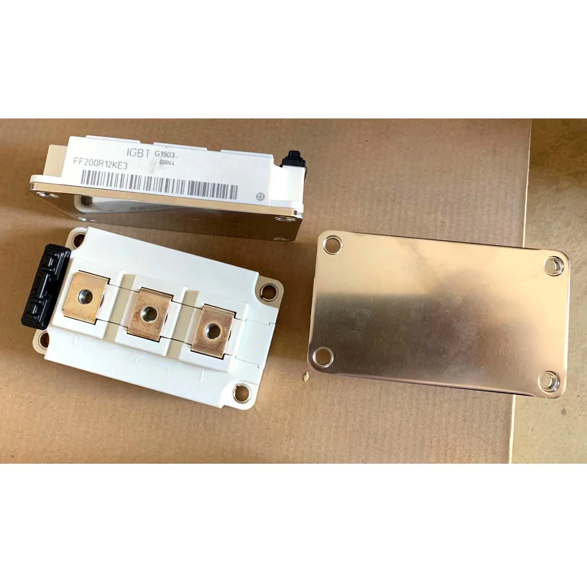 IGBT POWER MODULE FF200R12KE3 FF200R12KT3 FF200R12KT4 FF200R12KE4 DF200R12KE3 FD200R12KE3