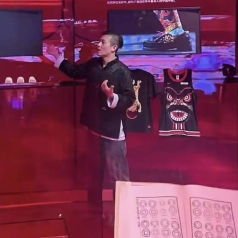 

KLoRe X N69HD 20th Anniversary Bla Silk Tang Suit Jaet Dragon Print Loose Fit Long Sve Youthful ular Outerwear