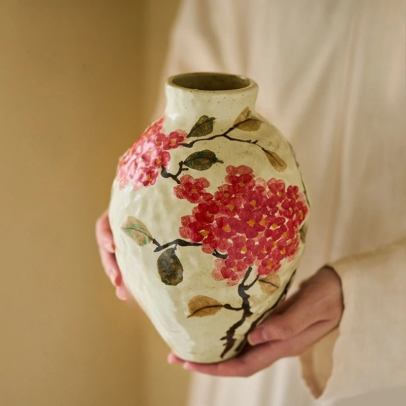 

Chinese hand-painted ceramic vase, living room TV cabinet decorative ornament, hand-squeezed hydrangea flower arrangement