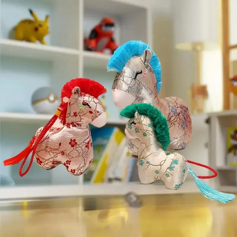 حلقة مفاتيح على شكل حصان كرتوني، دمية محشوة على شكل حصان قطيفة رائعة، مثالية للتعليق على الحقائب أو السيارات #4