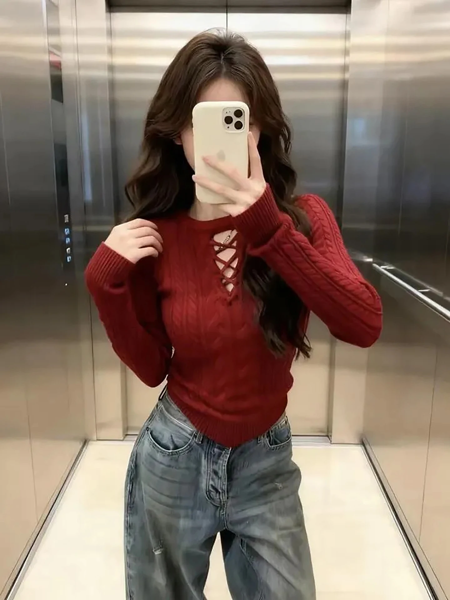 Maglione da donna rosso di Capodanno Slim Fit Design scavato Top sexy per l'inverno V-Ne Long Sve lavorato a maglia Faionable Versatile