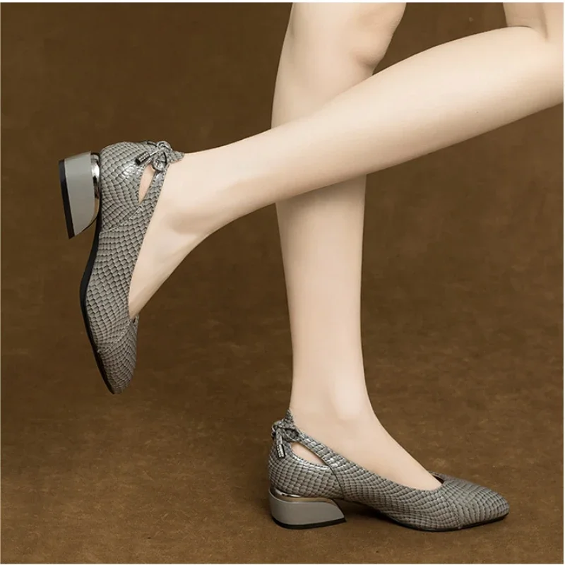 2024 New Soft Leather Shallow Mouth Single Shoes Women\'s Thick Heel Pointed Bow Low Heel Women\'s Shoes Versatile Scoop Shoes