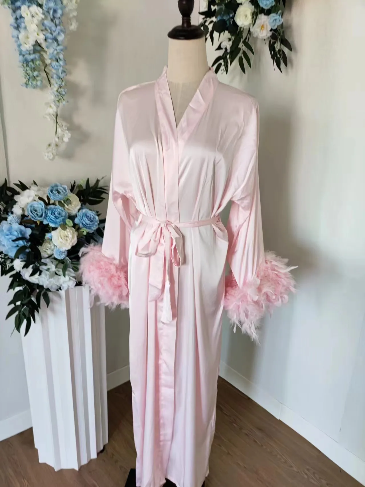 Pink Feather Trim Robes Satin Feather Bridal Party Pink Boudoir Bridesmaid Robe Trendy Kimono Silk Wedding Long Dressing Gown