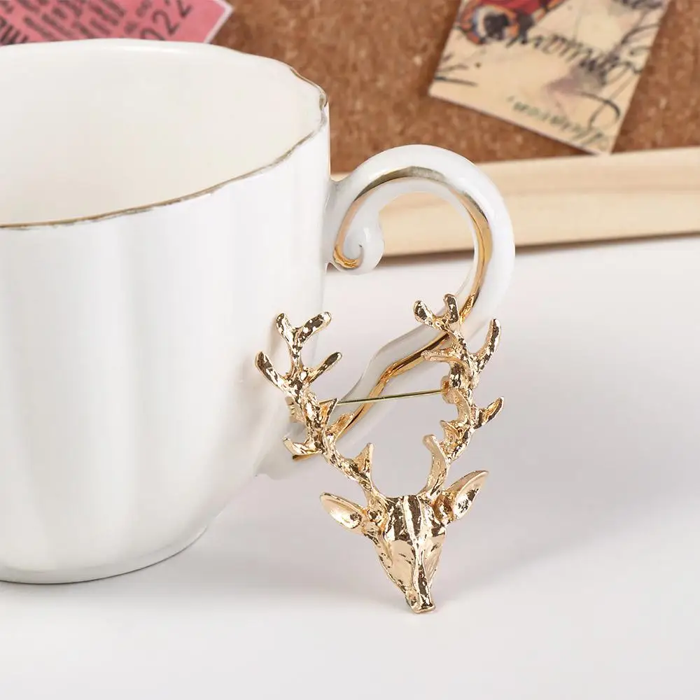 Cute Animal Elk Head Brooch Alloy Lapel Pin Christmas Badge Clothes Accessories Jewelry Deer Metal Brooch Friends