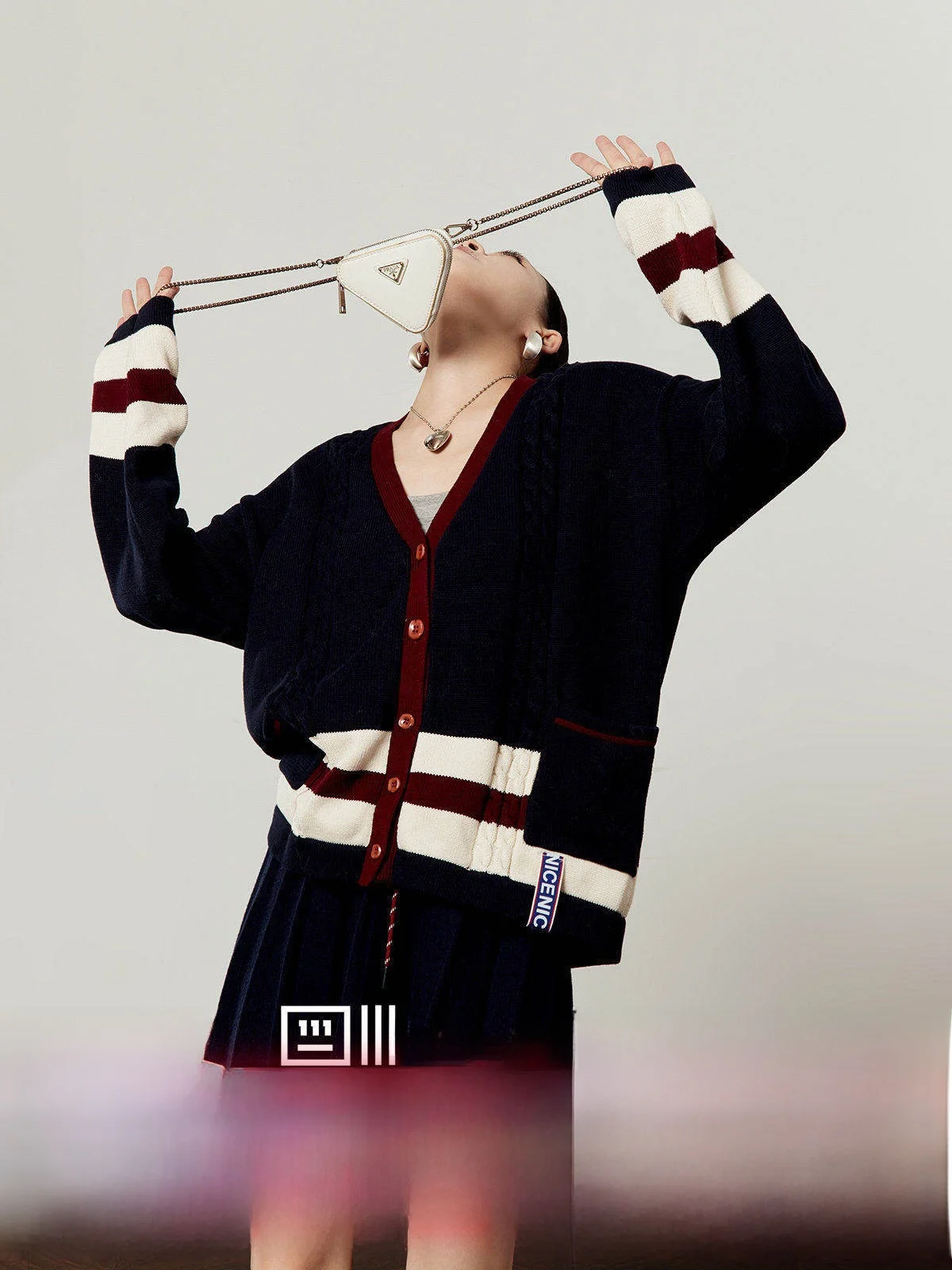 

Loose Casual V-Ne Knitted Sweater in Royal Blue Color for Women Fall 2025 New Sle College Sle Long Sve Open Cardigan