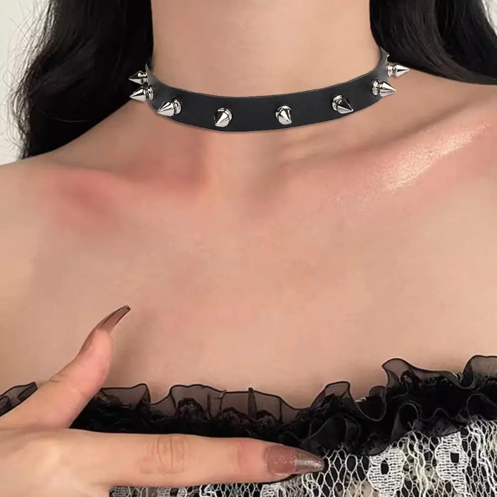 NEW Girl Harajuku Gothic Black Choker Necklace Women Punk Rivet Necklace  Spicy Girl Collarbone Chain Rock Neck Chain Jewelry