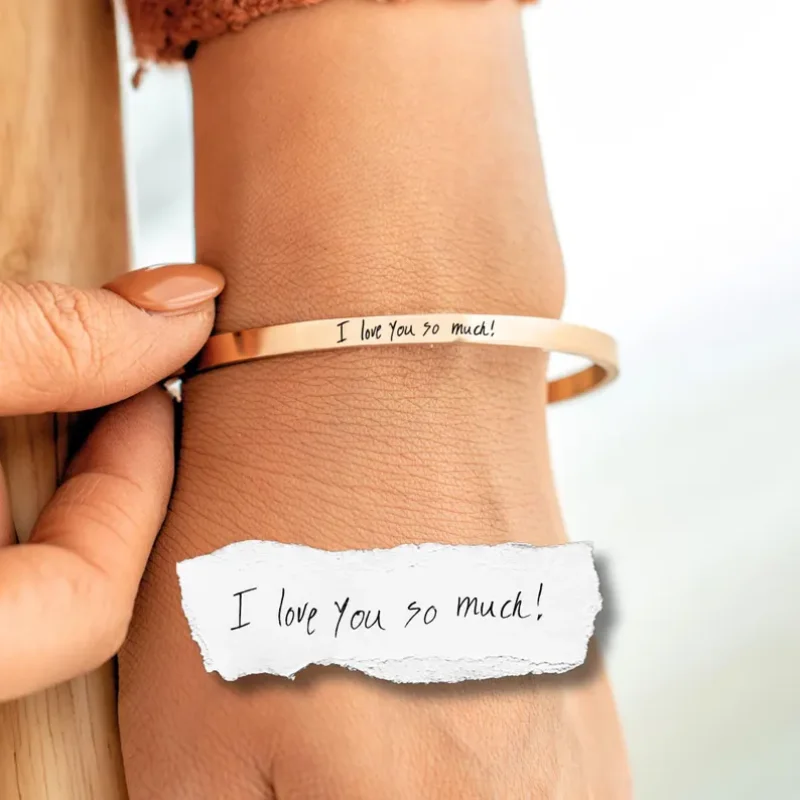 سوار مخصص محفورة الكفة تنسيق الإسورة للنساء شخصية التراص اسم المجوهرات التراص سوار لهداياها