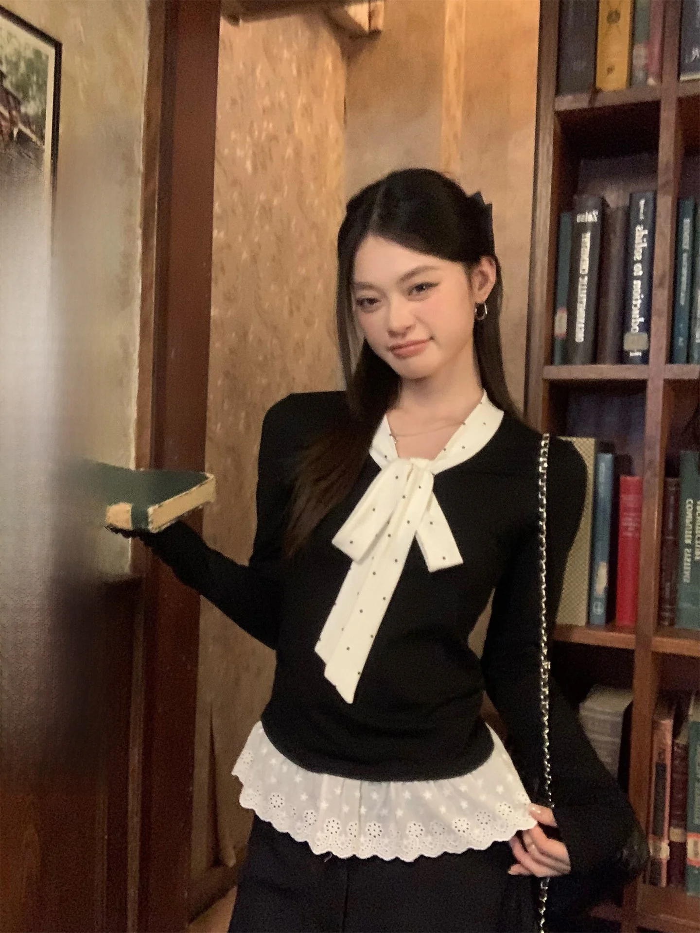 Black Lace Trim Base Shirt Women's Long Sleeve Slim Fit T-Shirt Korean Style Commute Design Autumn Top Sizing Universal