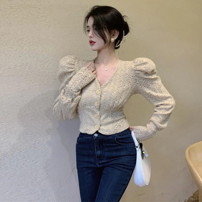 Women Lace Patchwork Shirts Korean Elegant Pearl Slim Long Sleeve Female Blouse Autumn New Chic V Neck Ladies Crop Tops