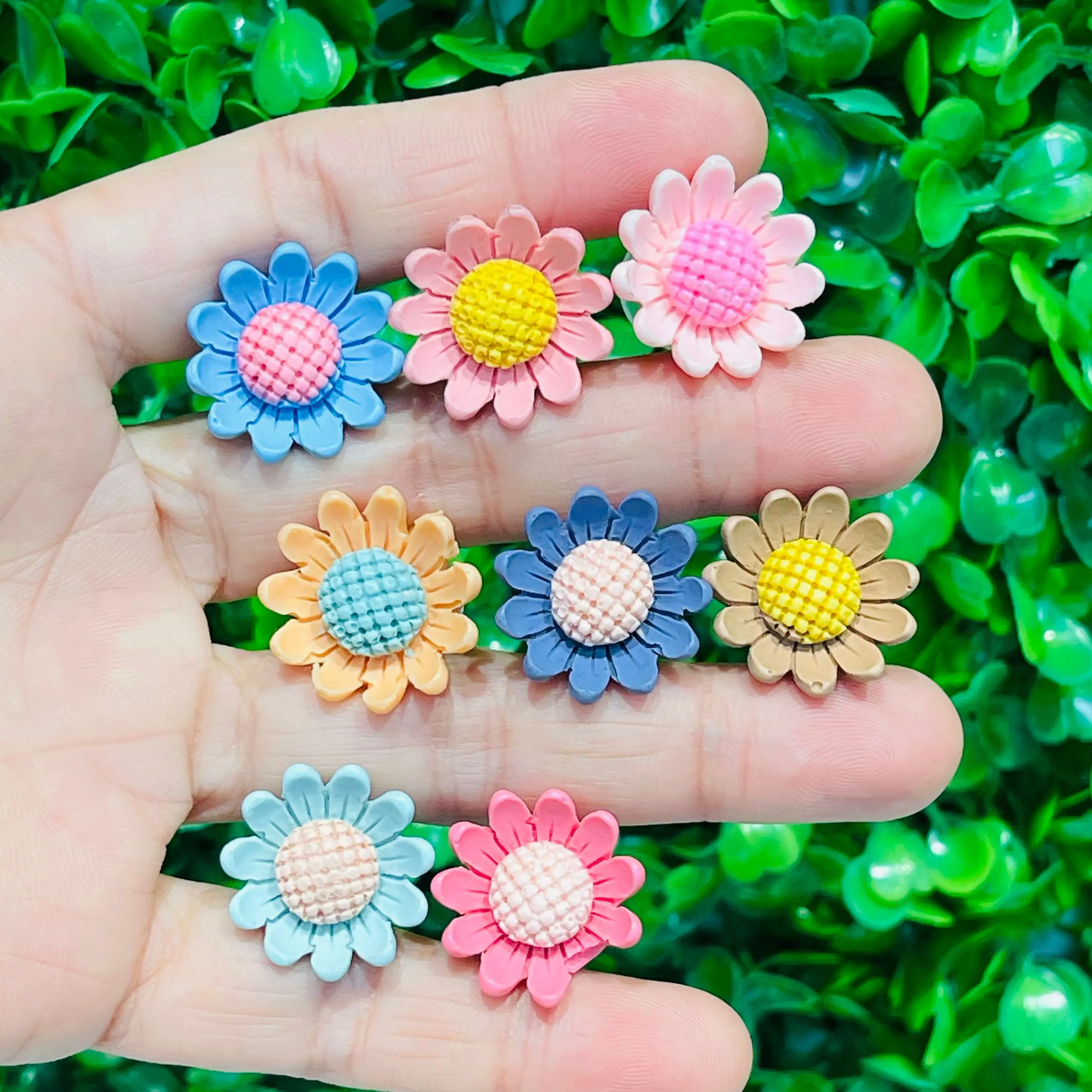 

Sell Retail 1/8pcs Multicolor Flowers Resin Shoes Charms Sunflower Woman Sandal Buckles Decoration For Party Gifts