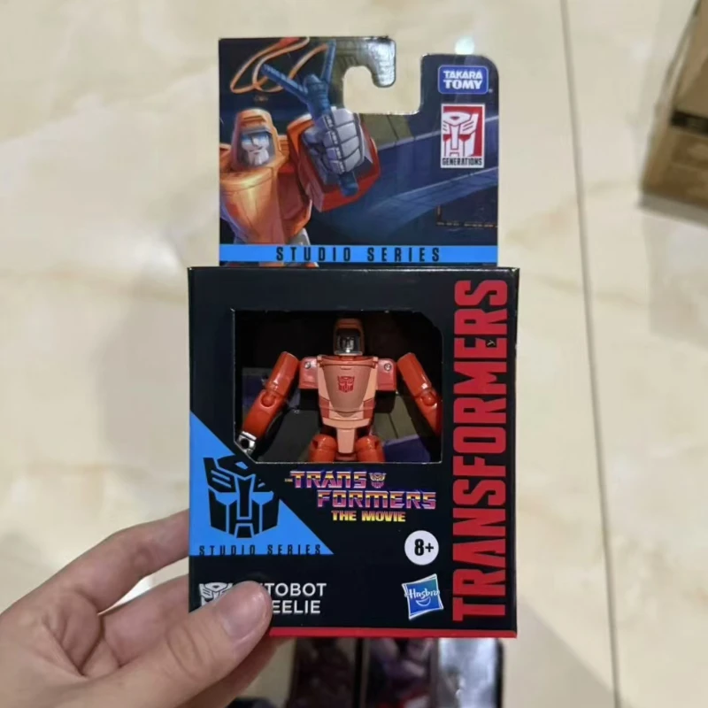 ของเล่นหุ่นยนต์ทรานส์ฟอร์เมอร์รุ่นใหม่แกะกล่อง ของแท้ รุ่น SS-Wheelie G1 จากภาพยนตร์สตูดิโอ การ์ตูน แอคชั่นฟิกเกอร์ อนิเมะ ตุ๊กตาขยับได้ ของขวัญยอดนิยม