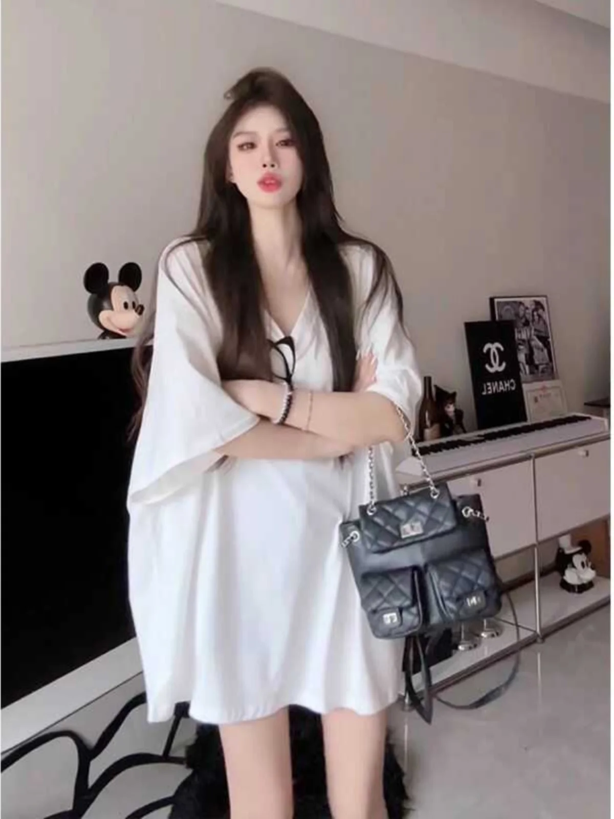 Laid-back Loose V-neck White European Style Short Sleeve T-shirt Women Summer Versatile Top Butt Covering Bottom Disappearance