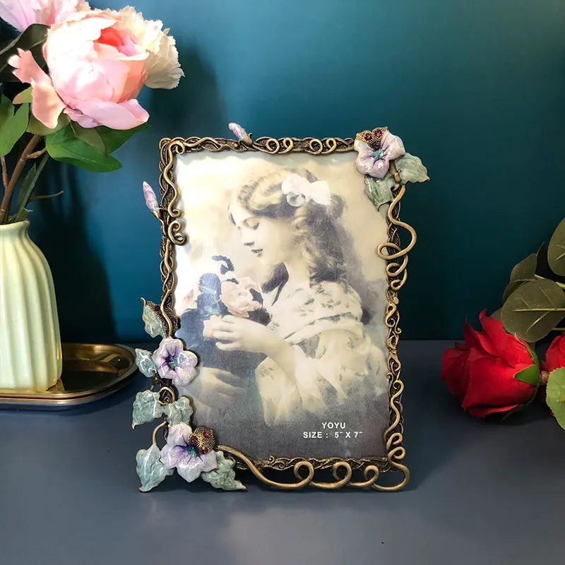 

Morning glory enamel color European metal 6 inch photo frame table 7 inch creative retro premium light luxury desktop photo fram