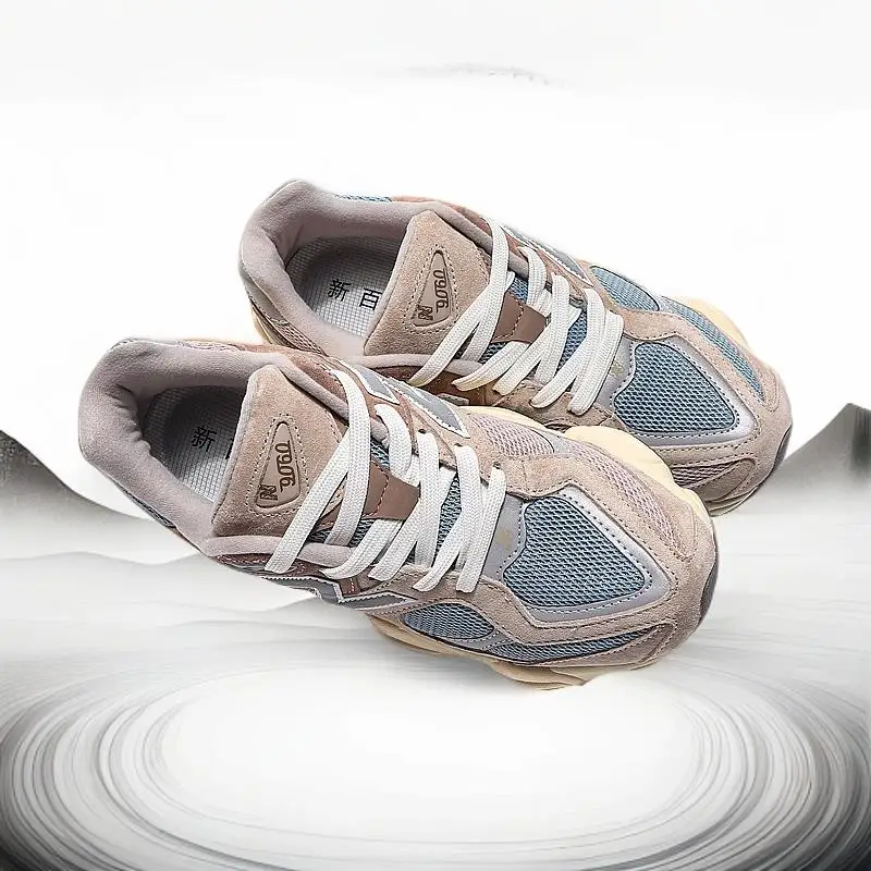 أحذية ترفيهية رياضية قماشية مستديرة الرأس بتصميم شعبي جديد وعصري لصيف 2025، أحذية لوحية مضادة للانزلاق قابلة للتنفس