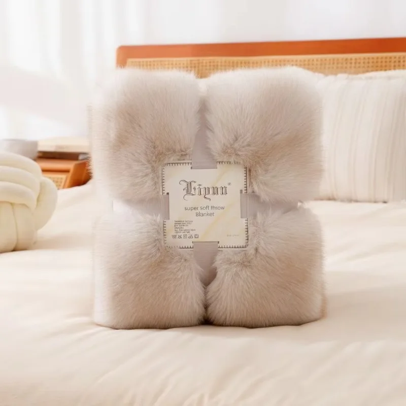 

Luxury Thickened Faux Fox Fur Sofa Blanket for Naps Luxury Woven Imitation Mink Velvet Bed Blanket Wholesale
