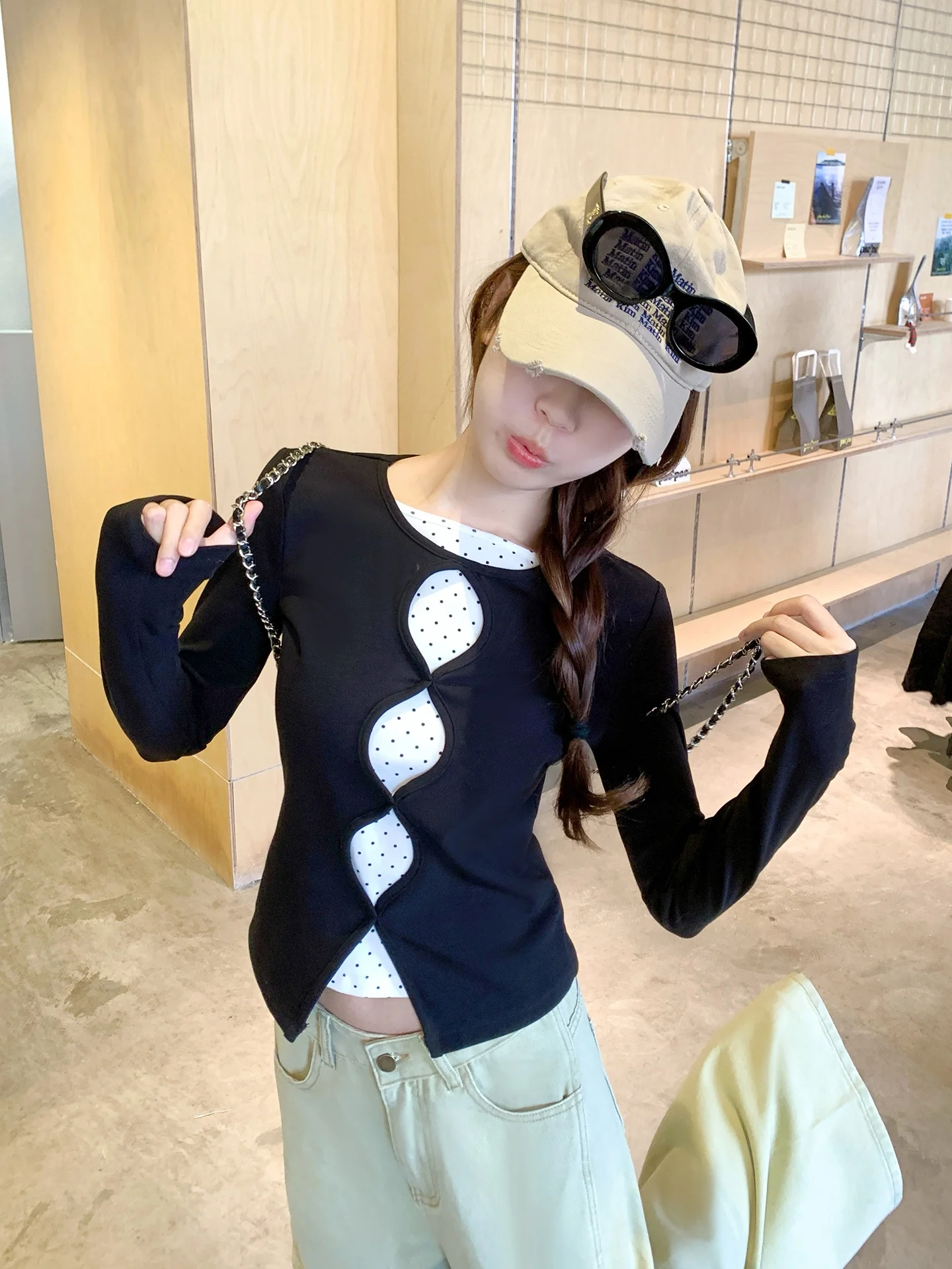 

Корейская женская футболка с длинным рукавом и вырезами, облегающая, базовый слой, с принтом в горошек, весенняя новинка, повседневная, для работы и отдыха