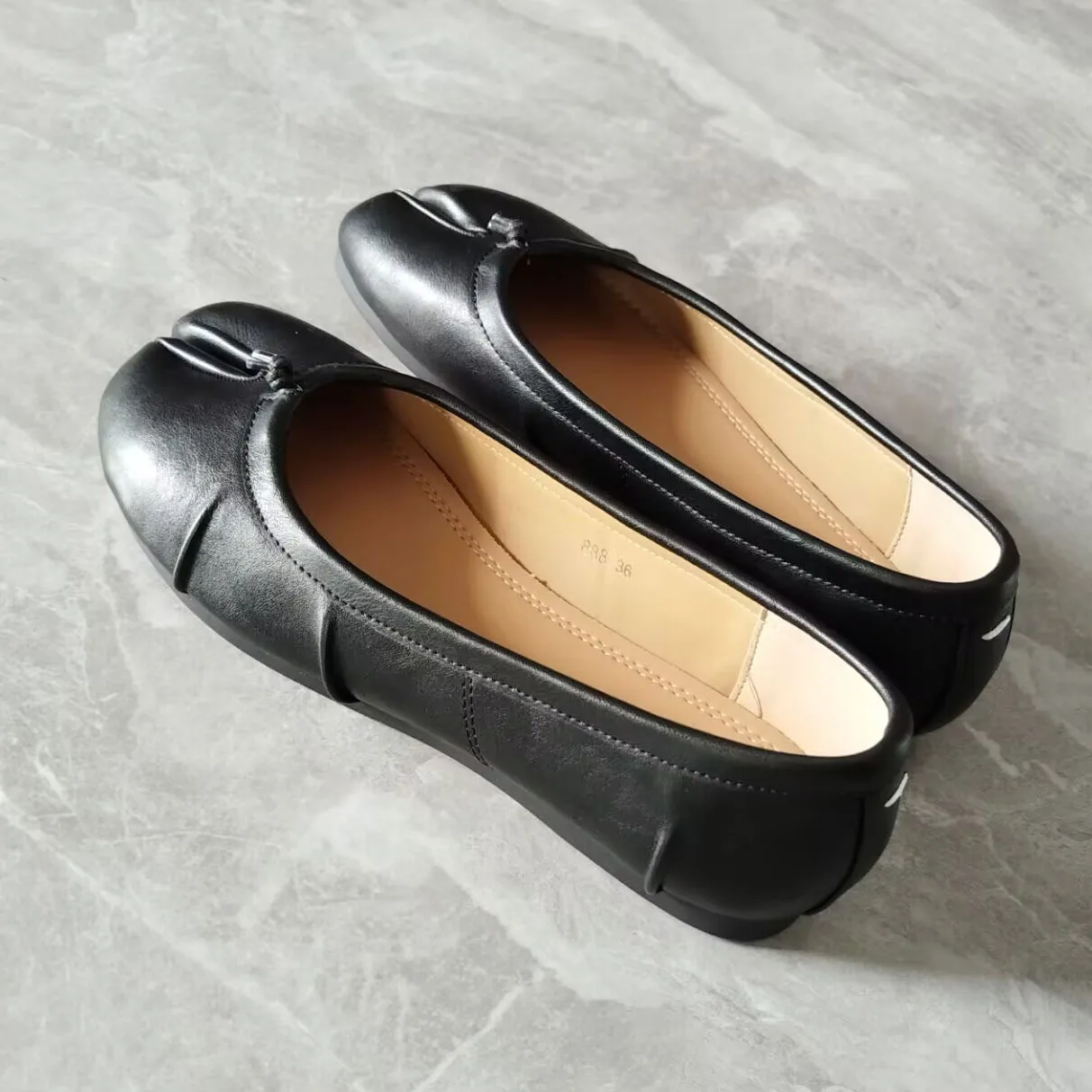 Echte Leder Tabi-Toe Ballerinas für Damen mit chinesischem Knoten, weiche Slip-On-Flachschuhe zum Gehen – Detail 11