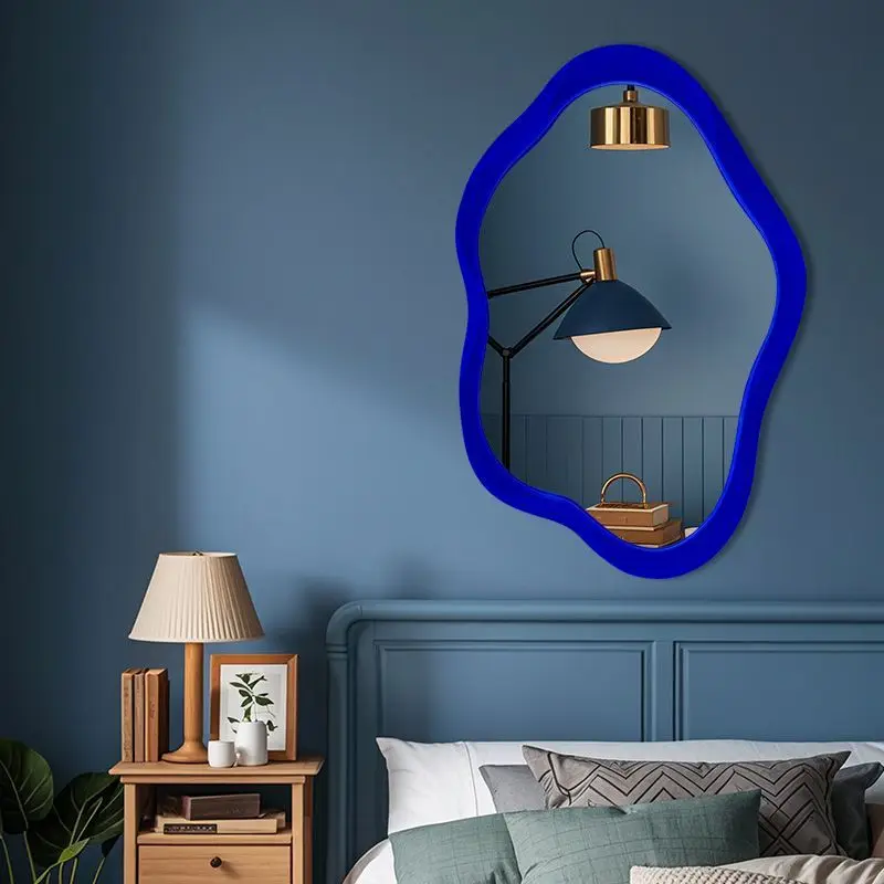 Espejo irregular para baño doméstico