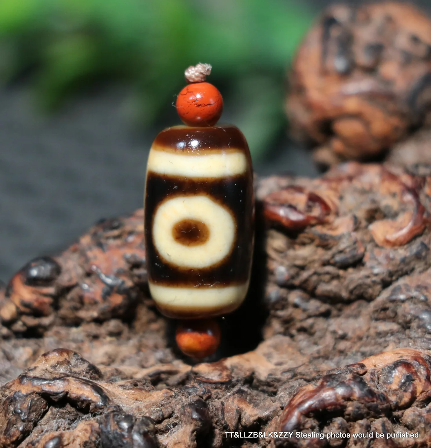 Magic Energy Tibetan Top Old Agate Ivory Color Fold Line 2 Eye Bucket SHape dZi Bead Totem Amulet LKbrother Talisman UPD0623A14