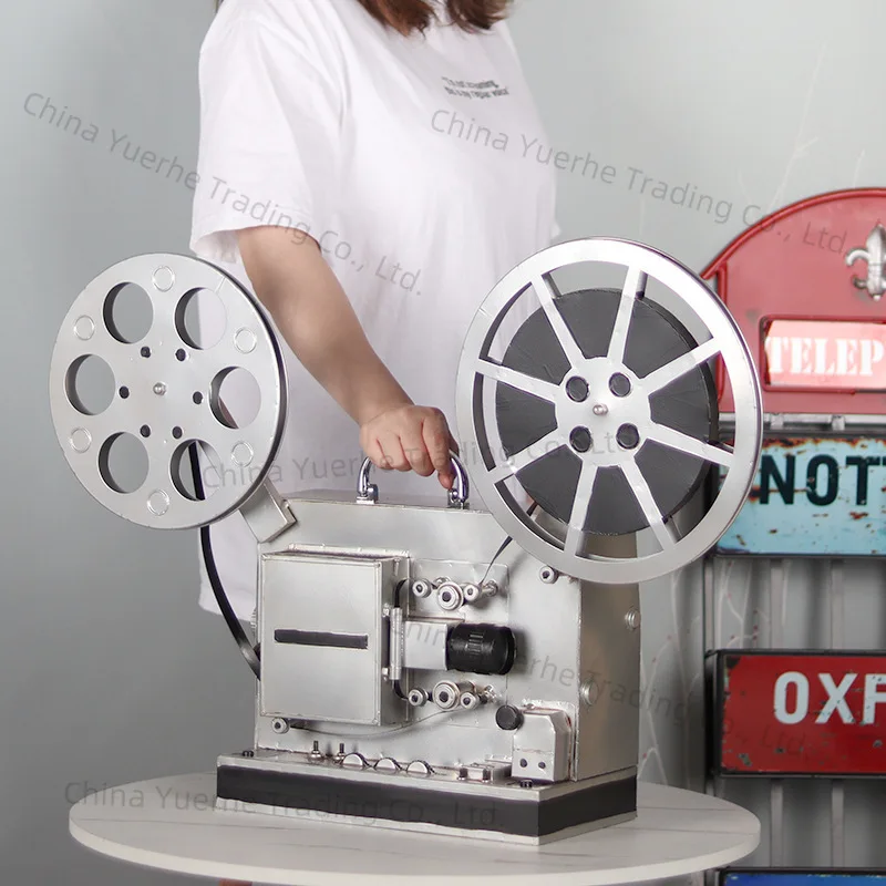 

Simulation retro large projector model wrought iron metal handicrafts nostalgic old objects photography props decoration