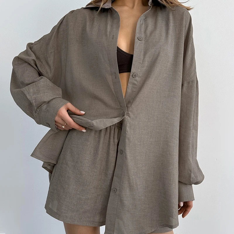 

Осенние новые свободные короткие брючные костюмы, женская рубашка с отложным воротником и длинными рукавами + однотонные шорты с эластичной резинкой на талии, комплект из двух предметов