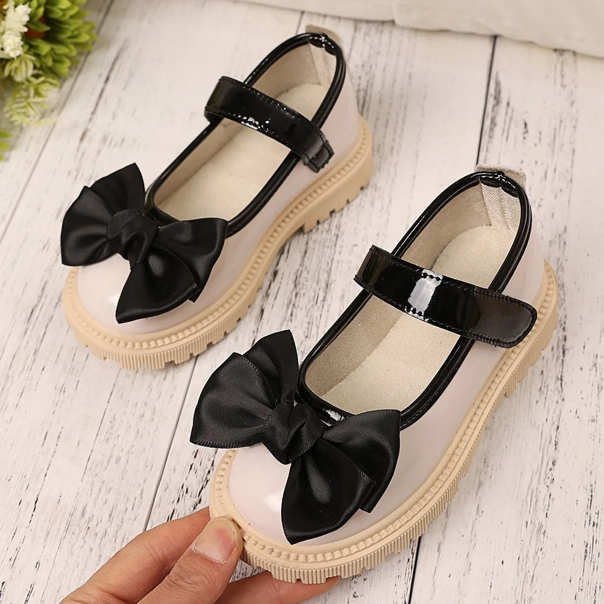 

Girls Leather Shoes with Big Bows Children Princess Shoes Round Toes Soft Bottom 2025 Spring Autumn Kids Flat Shoes Non-slip