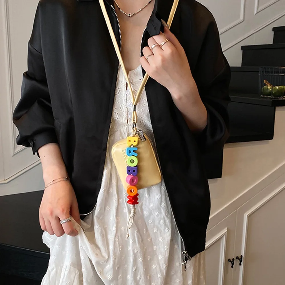 Dompet Persegi Kecil Multifungsi Kulit PU Dompet Koin Halterneck Sederhana Tas Headphone Selempang Tahan Lama Warna Solid Wanita