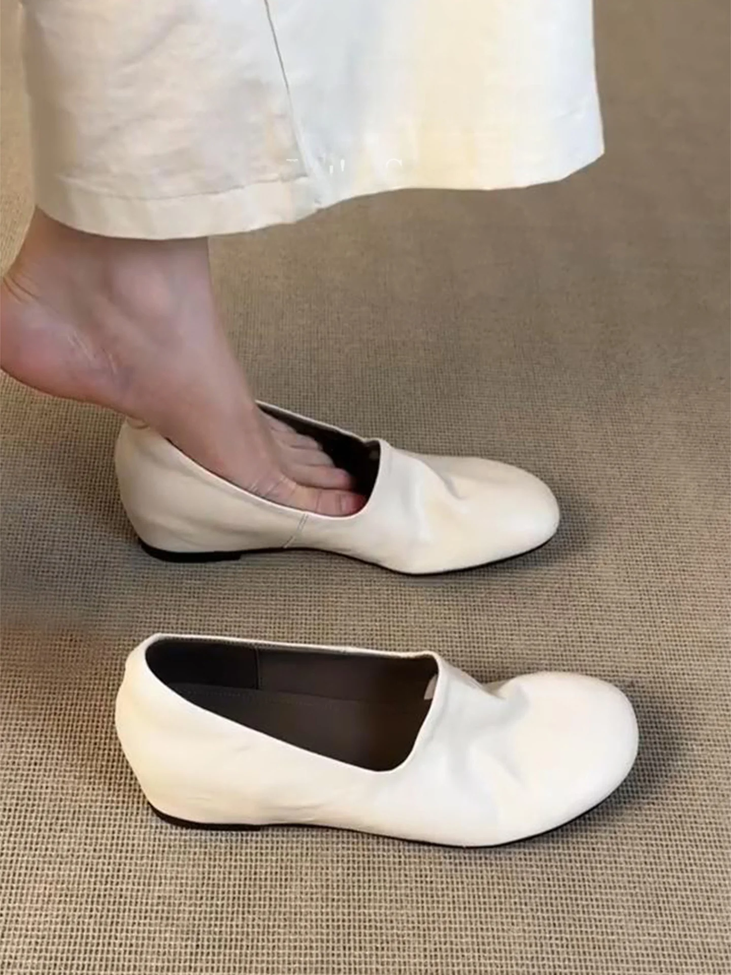 retro-style-women's-leather-loafers-round-toe-inner-heightening-slip-on-shoes-comfortable-casual-fashionable-all-season-footwear