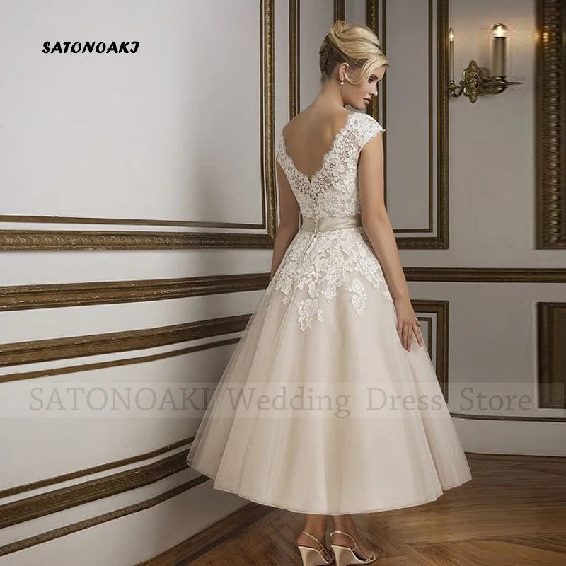 Abito da sposa corto in pizzo semplice ed elegante personalizzato per le donne Scollo a V Lunghezza tè Abito da sposa a-line con fiocco Abiti da sposa Robe