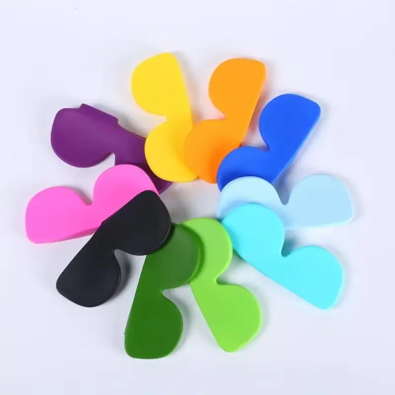 NewPortable Soft Silicone Glasses Case, Anti-Scratch Shockproof Glasses Protector Pouch, Travel Eyeglasses Storage & Protection