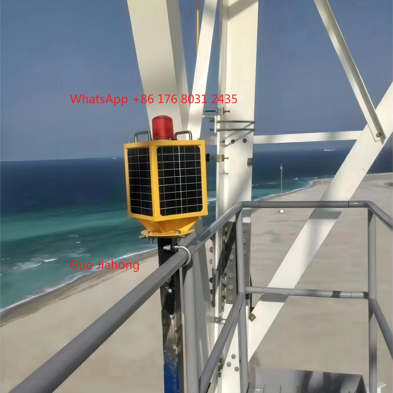 

Solar Series L810 Obstruction Light Visible and NVG-compatible Dusk to Dawn or 24/7 Aviation Light Low Intensity