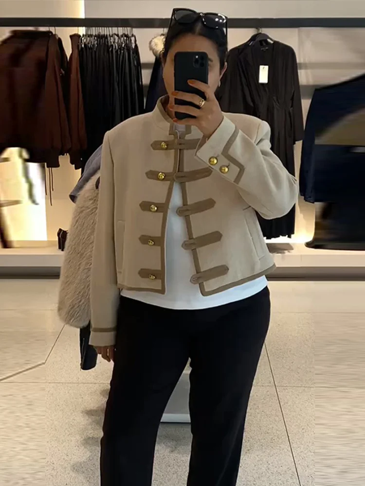 Elegantní zlatá přepínací zkrácená bunda s dlouhým rukávem a polstrovaným ramenem, podzimní kancelářský kabát 2025, retro elegantní dámské svrchní oblečení - náhled 4