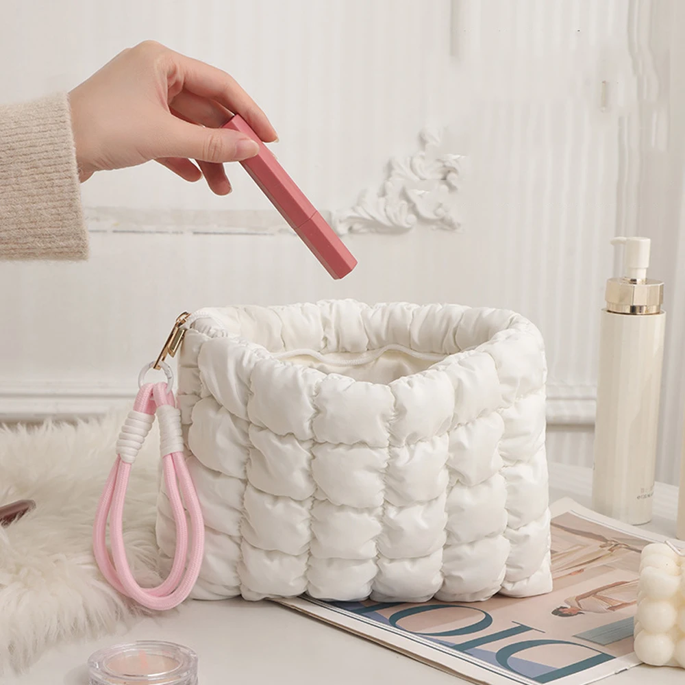 Cosmetic Bag Wear-Resistant Makeup Organizer Bag Puffer Quilted Makeup Bag Lightweight For Makeup Storage Daily Outings Home