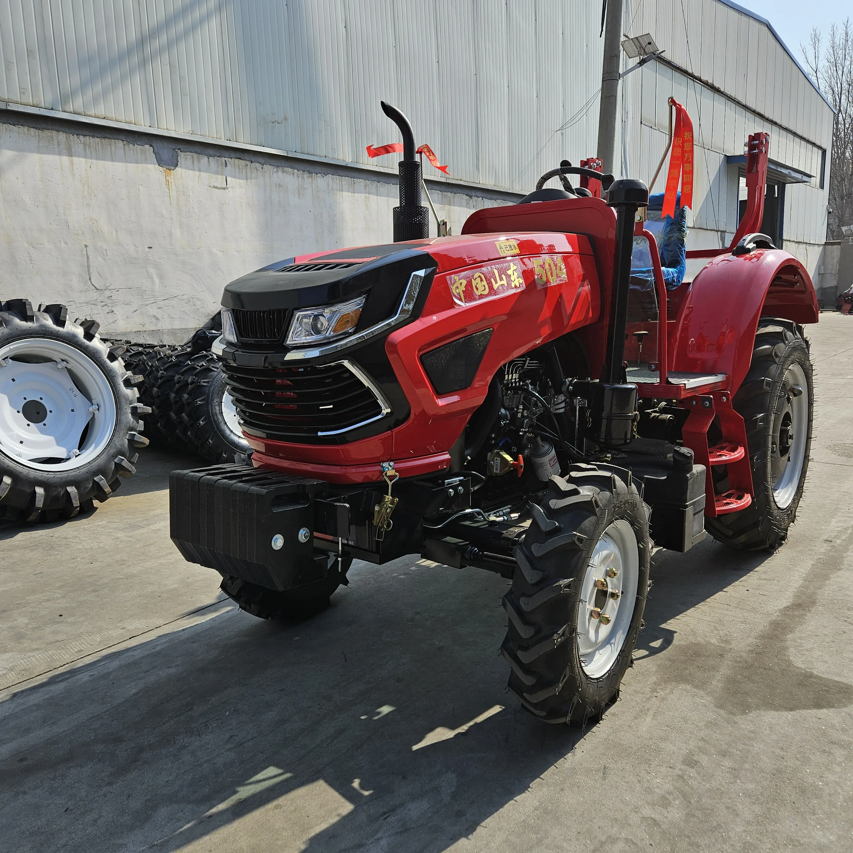 Cina Trattore agricolo diesel 4X4 con componente motore con nucleo ruota 4WD per trattore da giardino automatico 25 CV 40 CV 50 HP e 70 HP