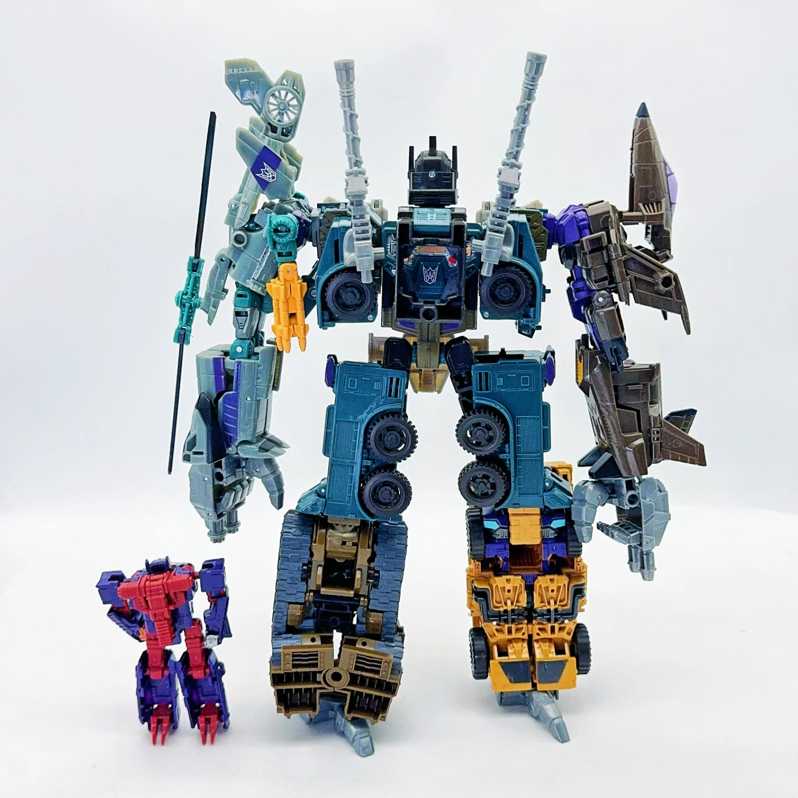 Robot transformacyjny zabawki HZX Bruticus IDW 6 w 1 haizhixing H904 bez pudełka zestawy figurka KO 6w1 chłopcy prezent