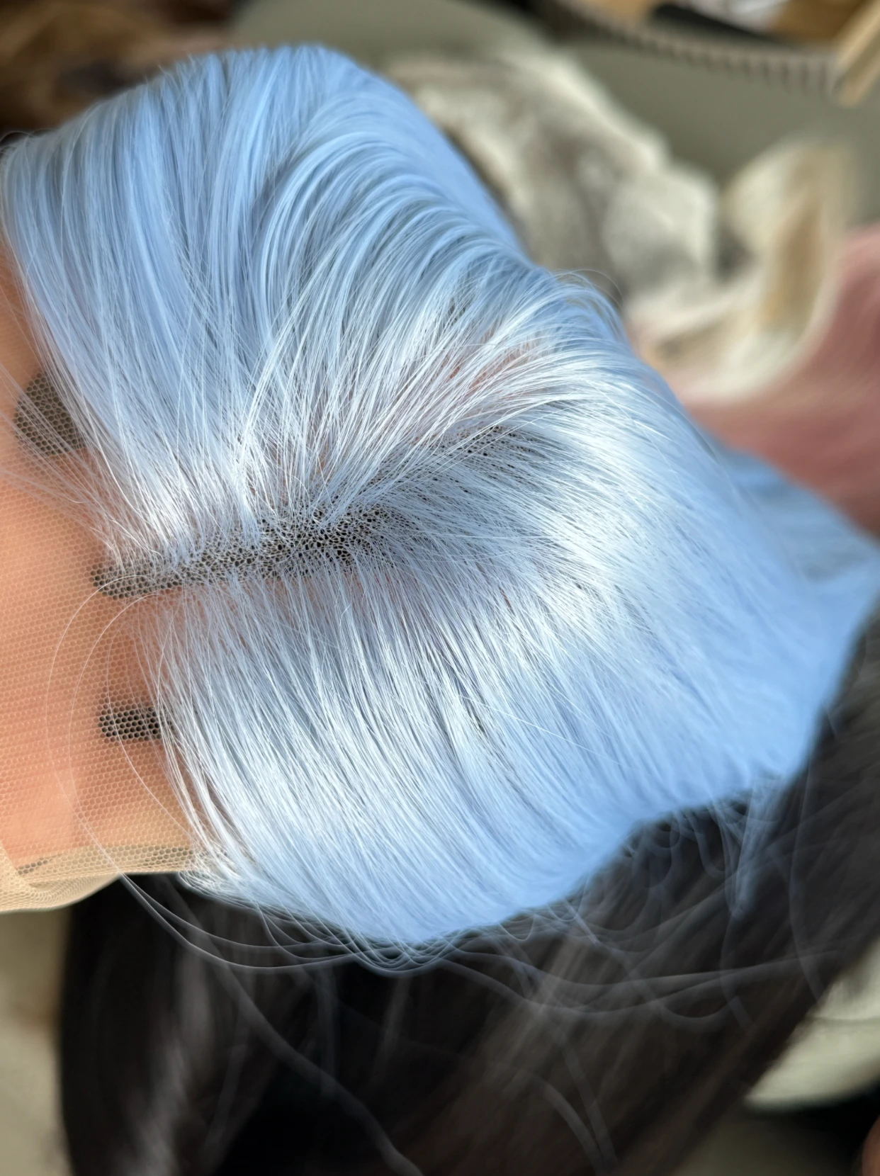 Babyblaue Perücke, 66 cm lang, gerade, hellblaue Perücken, 13 x 4 HD-Lace-Front-Perücke, Mittelteil, Cosplay, synthetische Spitzenperücken für den täglichen Gebrauch