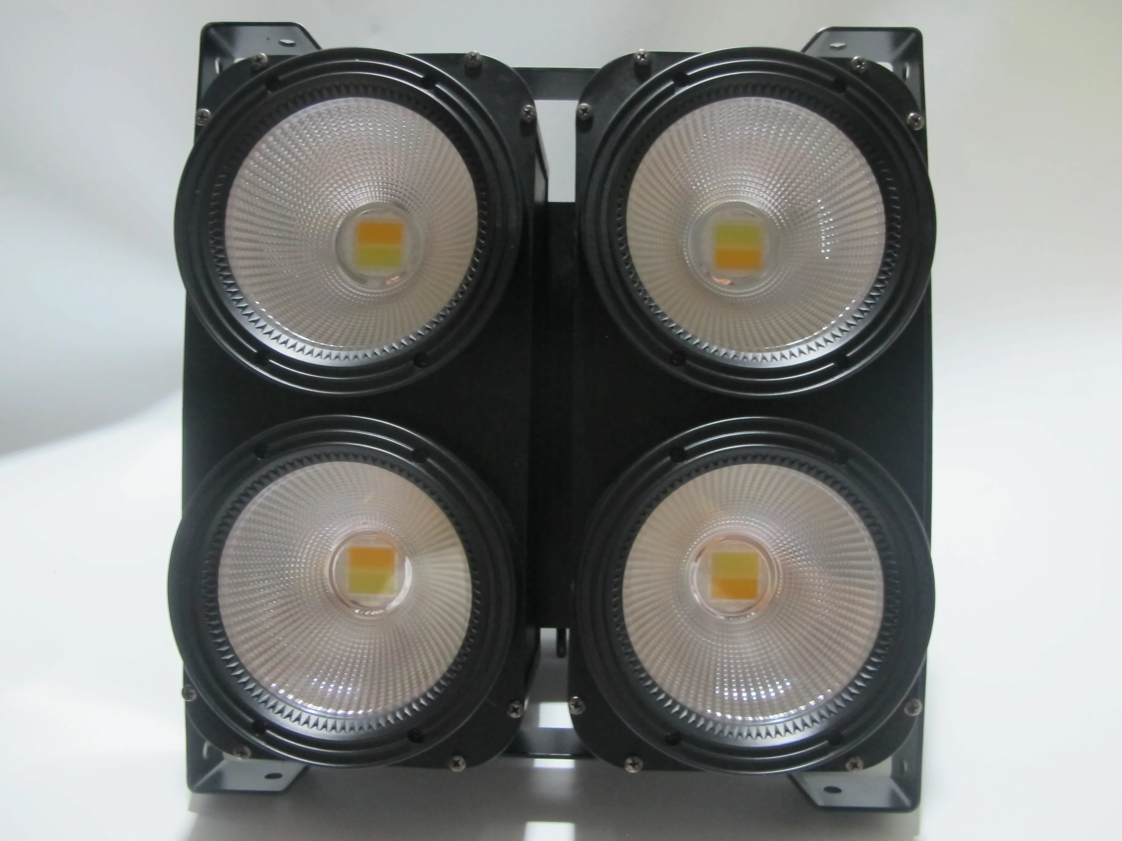 6Pcs/Lot 4 Eyes COB Blinder Light 400w LED DMX Audience Stage Light Warm White Par Light