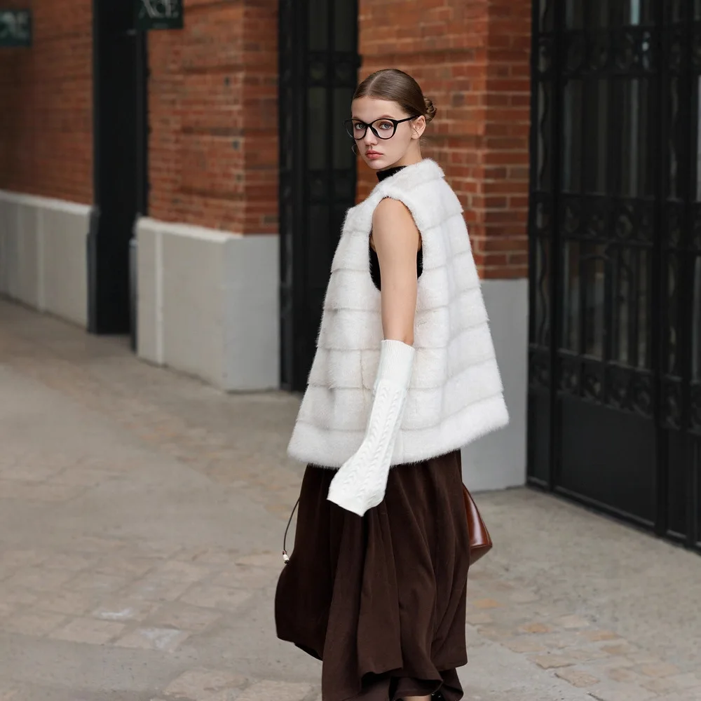 

Female Eco Fur Jacket Plaid Pockets Lady's Imittion Fur Coat New Winter Women Mink Fur Vest Elegant Round Neck Single Breasted