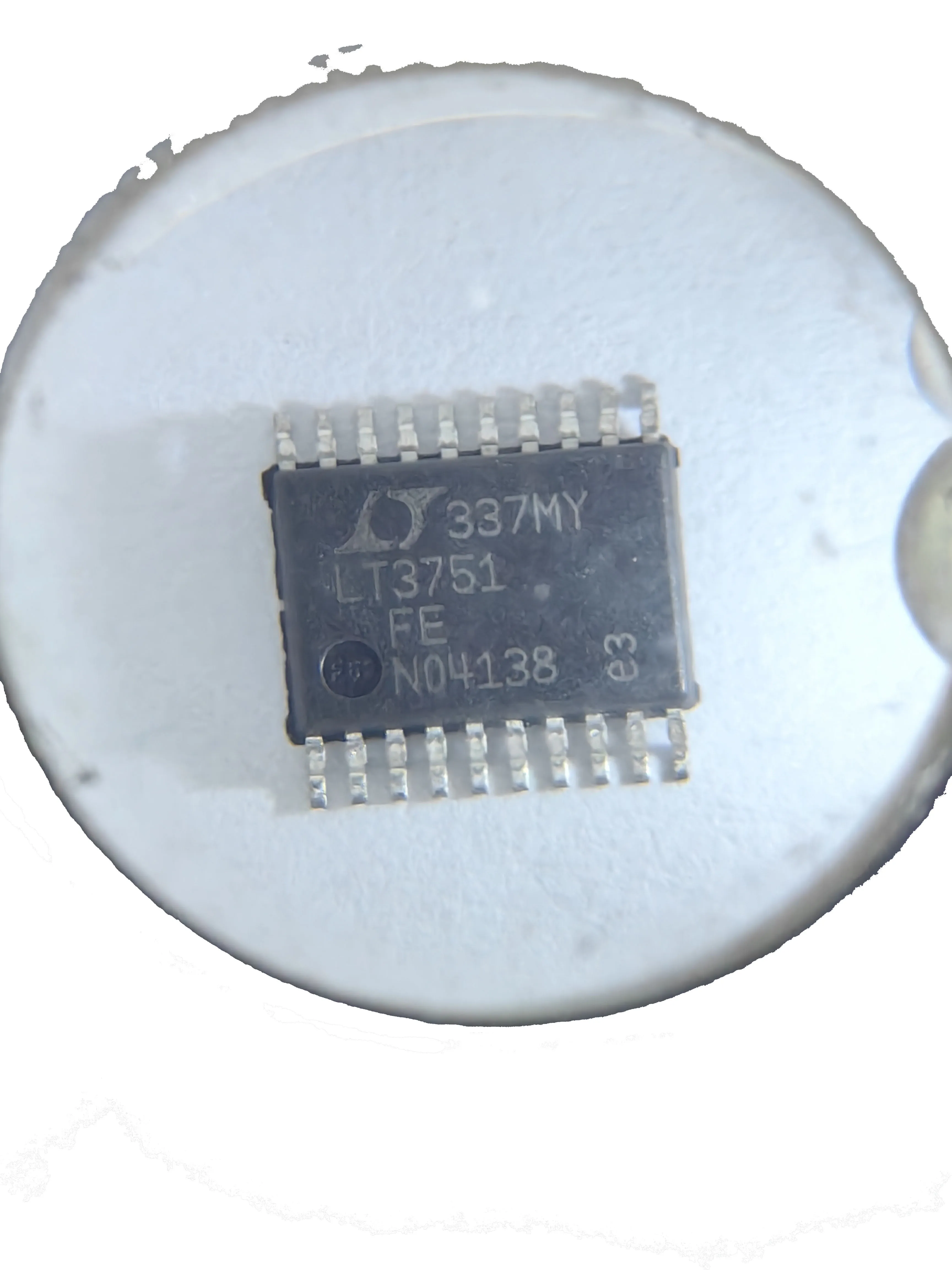 LT3751 LT3751EFE LT3751IFE — контроллер зарядного устройства с конденсатором высокого напряжения и регулировкой