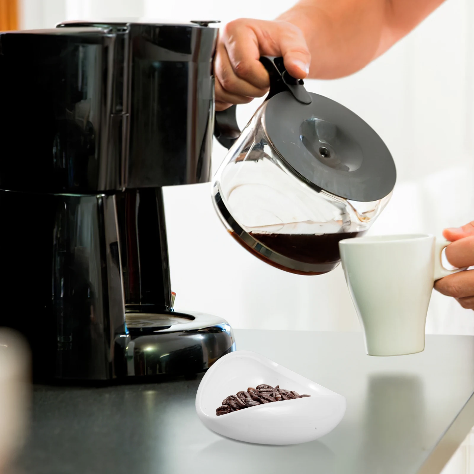 

Coffee Bean Holder Ceramic Storage Tray Compact Lightweight Multi-Use Dosing Cup Bean Sample Plate for Coffee Bar