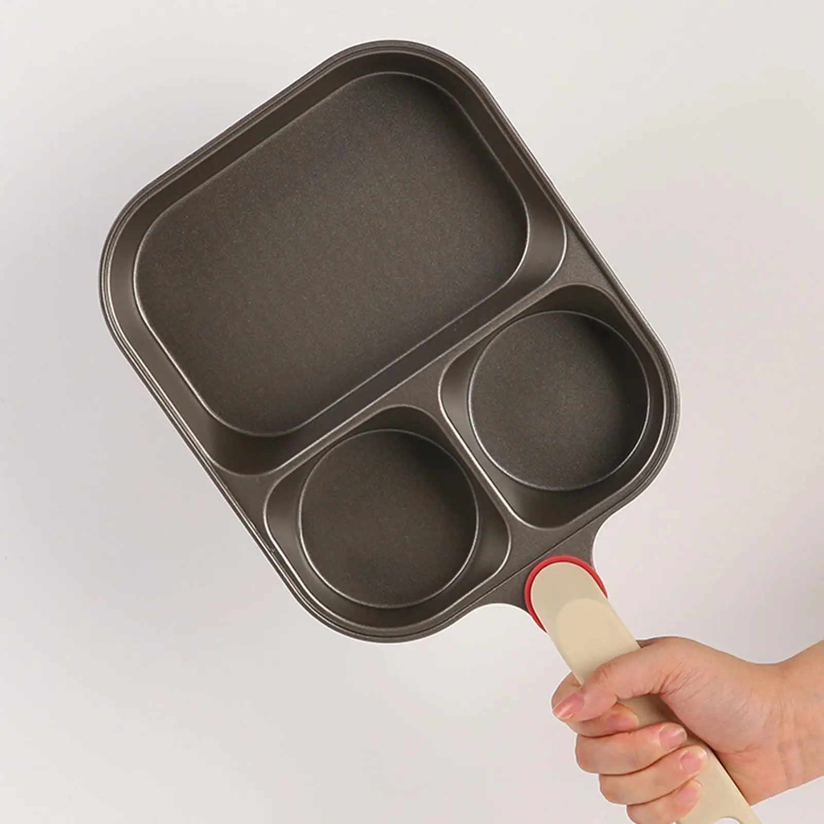 

Сковорода для яиц Сковорода для омлета на 3 чашки со скребком и масляной кистью Эргономичная ручка Сковорода для яиц для приготовления утренней еды Шеф-повар