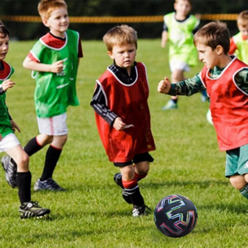 Fußball, Größe 5, schwarz, PU, rutschfest, Grasfußball, für Erwachsene, drinnen und draußen, verschleißfester PU-Fußball