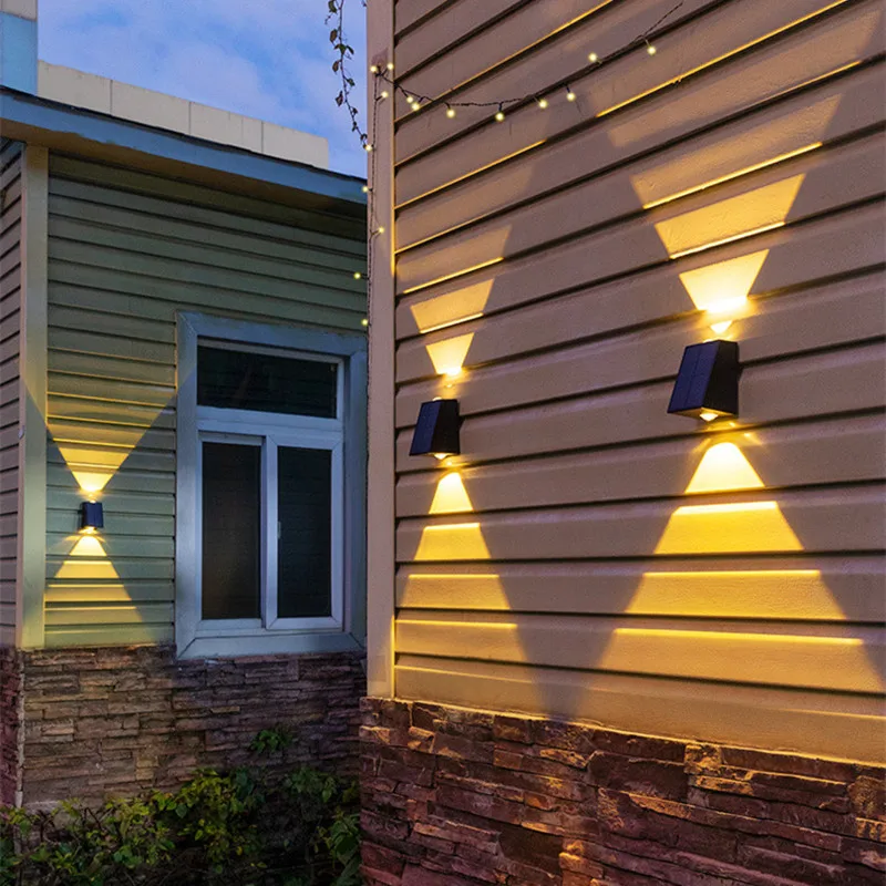 Applique Murale Solaire Imperméable à LED, Luminaire Décoratif d'Extérieur, Idéal pour un Jardin, une Rue, une Véranda ou un délégations