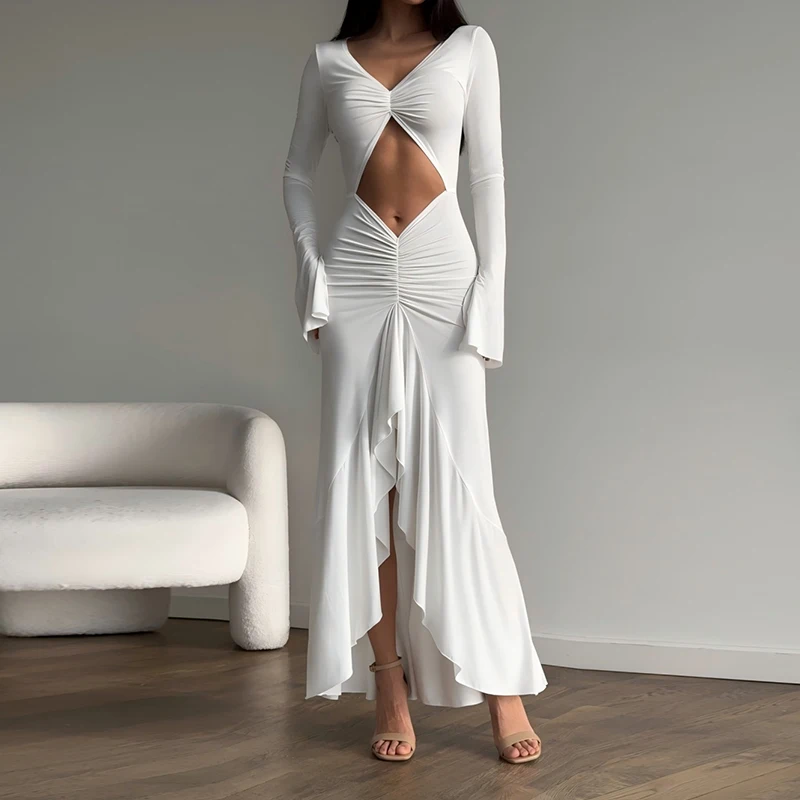 فستان طويل بأكمام جرس ورقبة على شكل V، تصميم مكون من لون نقي مع جمعات وحواف من الدانتيل، ملابس حمل على طراز كروس أوروبي أمريكي