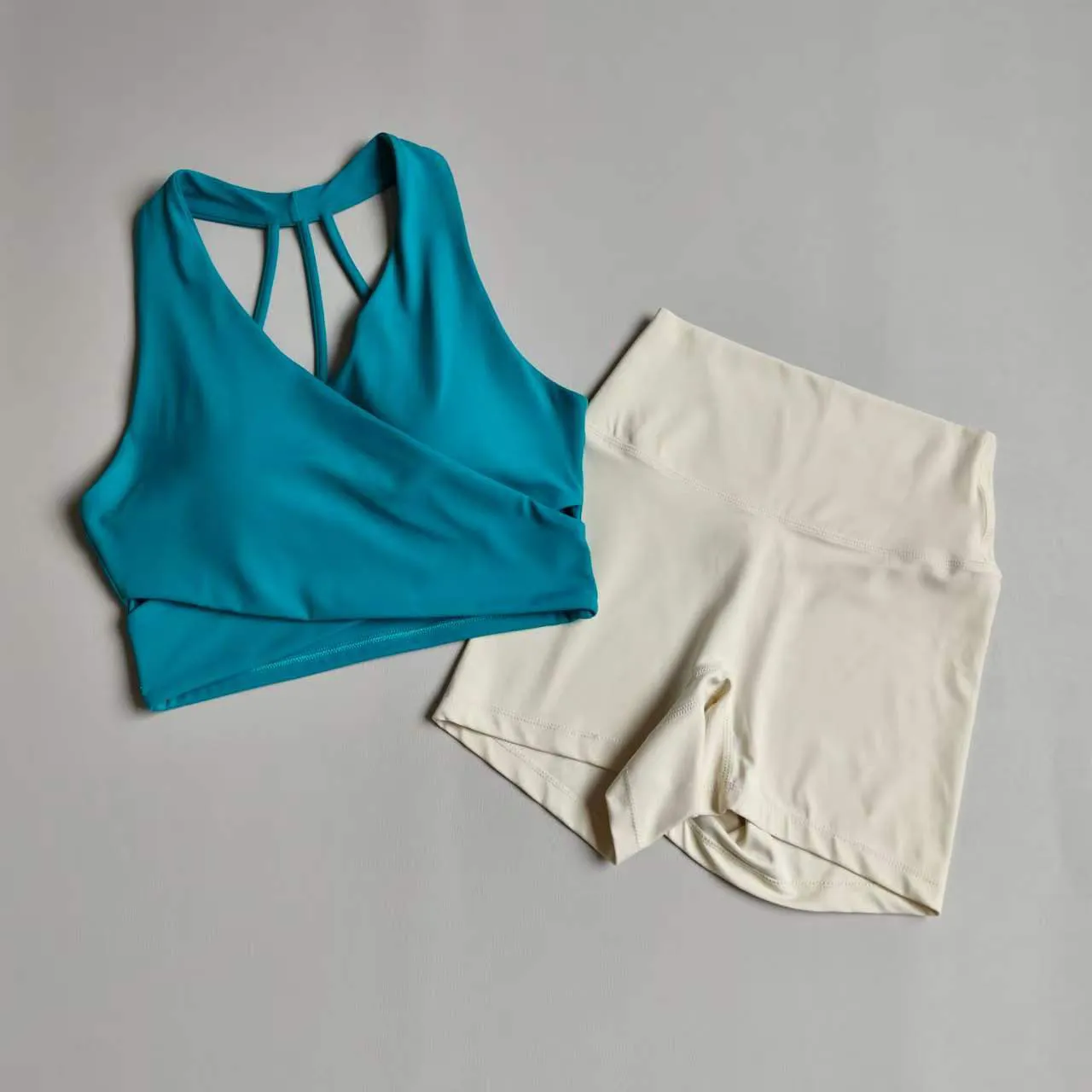 Damen-Yoga-Anzug, High-Waist-Shorts-Set, Sport-BH, Hüftstraffende Fitness-Sportshorts für Aktivbekleidung, Gym-Set, Pilates-Kleidung – Detail 3