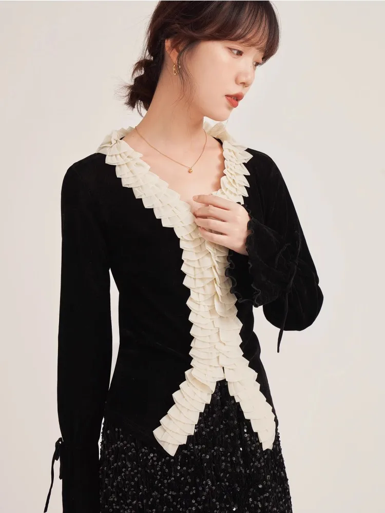 

Retro Lace Up Top Women'S Autumn/Winter Design Sense V-Neck Flare Sleeve Pleated Lace Versatile Slim Fit Top