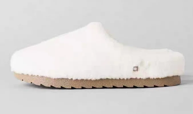 Nuevas zapatillas de moda para el hogar cálidas y versátiles de lana informales de otoño e invierno para mujer para 2025